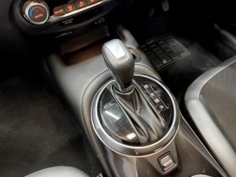 NISSAN JUKE 1.6 N-Connecta SUV 5dr Petrol Hybrid Auto Euro 6 (143 ps)