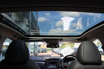 NISSAN QASHQAI 1.6 DIG-T Tekna SUV 5dr Petrol Manual Euro 6 (s/s) (163 ps)