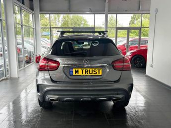 MERCEDES-BENZ GLA 2.1 GLA220d AMG Line (Premium Plus) SUV 5dr Diesel 7G-DCT 4MATIC