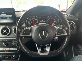 MERCEDES-BENZ GLA 2.1 GLA220d AMG Line (Premium Plus) SUV 5dr Diesel 7G-DCT 4MATIC