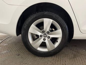 SKODA RAPID 1.4 TSI SE Hatchback 5dr Petrol DSG Euro 6 (s/s) (125 ps)
