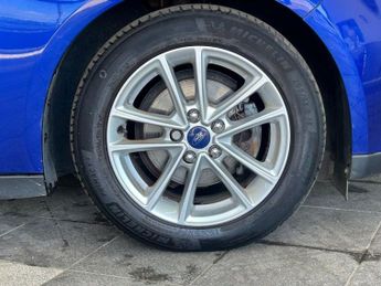 FORD FOCUS 1.6 Zetec Estate 5dr Petrol Powershift Euro 6 (125 ps)