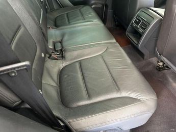 VOLKSWAGEN TOUAREG 3.0 TDI V6 BlueMotion Tech R-Line SUV 5dr Diesel Tiptronic 4WD E