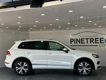 VOLKSWAGEN TOUAREG 3.0 TDI V6 BlueMotion Tech R-Line SUV 5dr Diesel Tiptronic 4WD E