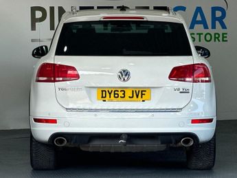 VOLKSWAGEN TOUAREG 3.0 TDI V6 BlueMotion Tech R-Line SUV 5dr Diesel Tiptronic 4WD E