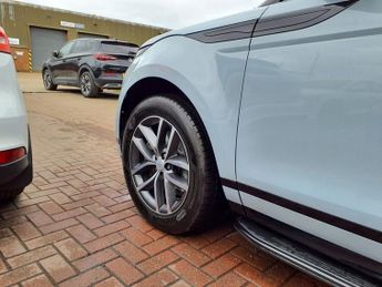 LAND ROVER RANGE ROVER EVOQUE 2.0 D200 MHEV Dynamic SE SUV 5dr Diesel Auto 4WD Euro 6 (s/s) (2