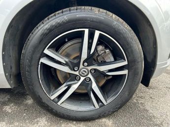 VOLVO XC60 2.0 D4 R-Design SUV 5dr Diesel Auto AWD Euro 6 (s/s) (190 ps)