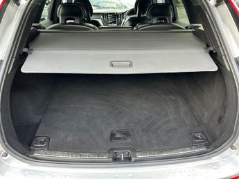 VOLVO XC60 2.0 D4 R-Design SUV 5dr Diesel Auto AWD Euro 6 (s/s) (190 ps)