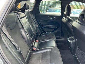 VOLVO XC60 2.0 D4 R-Design SUV 5dr Diesel Auto AWD Euro 6 (s/s) (190 ps)