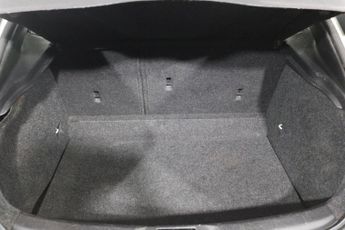 VOLVO V40 2.0 D3 SE Hatchback 5dr Diesel Geartronic Euro 5 (s/s) (150 ps)