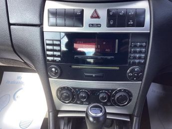 MERCEDES-BENZ CLK 2.1 CLK220 CDI Avantgarde Coupe 2dr Diesel Automatic (183 g/km, 