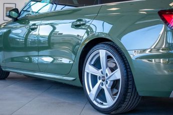 AUDI A4 AVANT 2.0 TFSI 40 S line Estate 5dr Petrol S Tronic Euro 6 (s/s) (204 