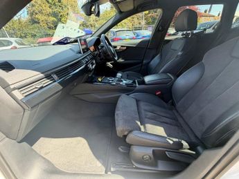 AUDI A4 AVANT 2.0 TFSI 40 Black Edition Estate 5dr Petrol S Tronic Euro 6 (s/s
