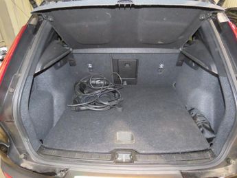 VOLVO XC40 Recharge 69kWh Core SUV 5dr Electric Auto (231 ps)