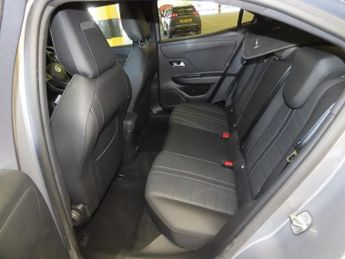 VAUXHALL MOKKA ELECTRIC 50kWh Ultimate SUV 5dr Electric Auto (136 ps)