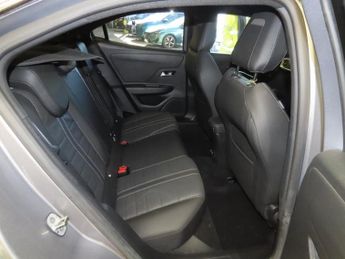 VAUXHALL MOKKA ELECTRIC 50kWh Ultimate SUV 5dr Electric Auto (136 ps)