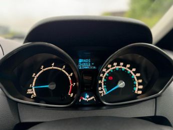 FORD B-MAX 1.6 ZETEC 5d 104 BHP