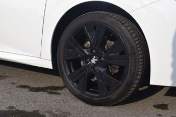 PEUGEOT 208 1.2 PureTech Allure Hatchback 5dr Petrol EAT Euro 6 (s/s) (100 p