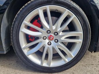 JAGUAR XF 3.0d V6 S Saloon 4dr Diesel Auto Euro 6 (s/s) (300 ps)