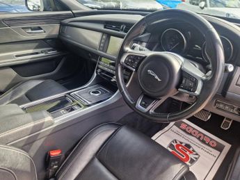 JAGUAR XF 3.0d V6 S Saloon 4dr Diesel Auto Euro 6 (s/s) (300 ps)