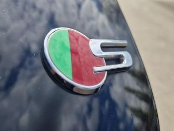 JAGUAR XF 3.0d V6 S Saloon 4dr Diesel Auto Euro 6 (s/s) (300 ps)