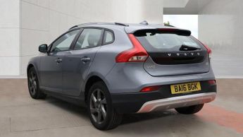 VOLVO V40 CROSS COUNTRY 2.0 D2 Lux Hatchback 5dr Diesel Auto Euro 6 (s/s) (120 ps)