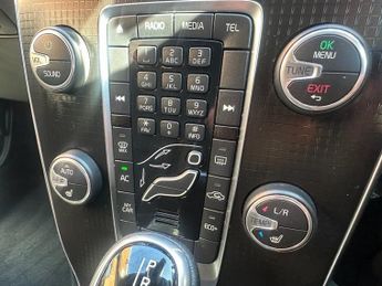 VOLVO V40 1.5 T2 R-Design Hatchback 5dr Petrol Auto Euro 6 (s/s) (122 ps)