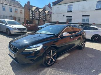 VOLVO V40 1.5 T2 R-Design Hatchback 5dr Petrol Auto Euro 6 (s/s) (122 ps)