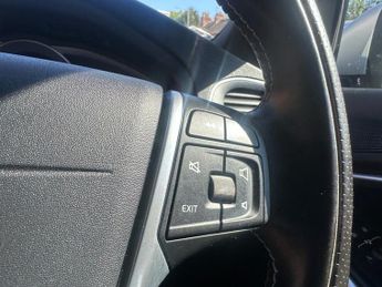 VOLVO V40 1.5 T2 R-Design Hatchback 5dr Petrol Auto Euro 6 (s/s) (122 ps)
