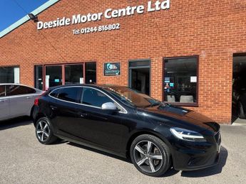VOLVO V40 1.5 T2 R-Design Hatchback 5dr Petrol Auto Euro 6 (s/s) (122 ps)