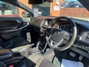 VOLVO V40 1.5 T2 R-Design Hatchback 5dr Petrol Auto Euro 6 (s/s) (122 ps)