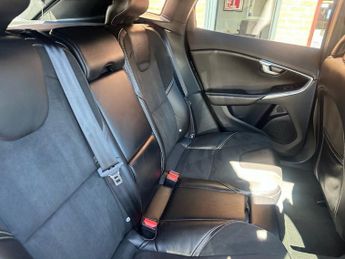 VOLVO V40 1.5 T2 R-Design Hatchback 5dr Petrol Auto Euro 6 (s/s) (122 ps)
