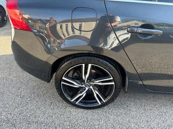 VOLVO V60 2.0 D3 R-Design Lux Nav Estate 5dr Diesel Auto Euro 6 (s/s) (150