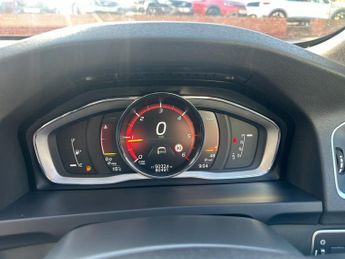 VOLVO V60 2.0 D3 R-Design Lux Nav Estate 5dr Diesel Auto Euro 6 (s/s) (150