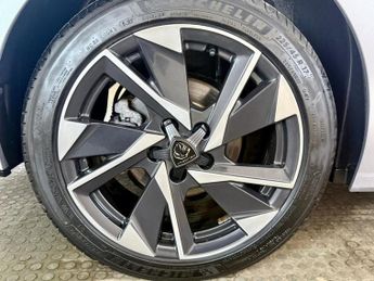 PEUGEOT 308 SW 1.2 PureTech Allure Premium Estate 5dr Petrol EAT Euro 6 (s/s) (