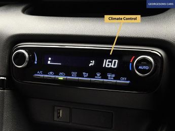 TOYOTA YARIS 1.5 VVT-h Design Hatchback 5dr Petrol Hybrid E-CVT Euro 6 (s/s) 