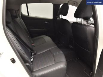 NISSAN LEAF 40kWh N-Connecta Hatchback 5dr Electric Auto (150 ps)