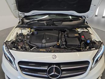 MERCEDES-BENZ GLA 2.1 GLA220d AMG Line (Premium Plus) SUV 5dr Diesel 7G-DCT 4MATIC