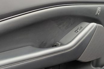 FORD MUSTANG MACH-E Standard Range 70kWh SUV 5dr Electric Automatic (269 ps)