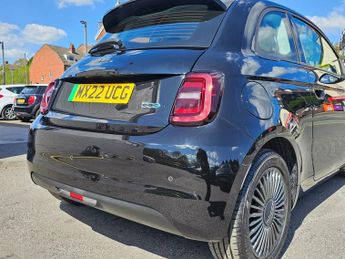FIAT 500E 42kWh Icon Hatchback 3dr Electric Auto (118 ps)