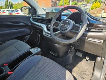 FIAT 500E 42kWh Icon Hatchback 3dr Electric Auto (118 ps)