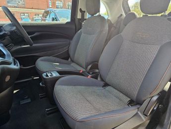 FIAT 500E 42kWh Icon Hatchback 3dr Electric Auto (118 ps)