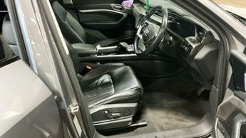 AUDI E-TRON 55 Launch Edition SUV 5dr Electric Auto quattro 95kWh (408 ps)