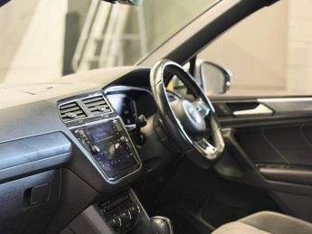 VOLKSWAGEN TIGUAN 1.5 TSI EVO R-Line Tech SUV 5dr Petrol DSG Euro 6 (s/s) (150 ps)
