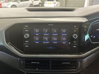 VOLKSWAGEN T-CROSS 1.5 TSI EVO R-Line SUV 5dr Petrol DSG Euro 6 (s/s) (150 ps)