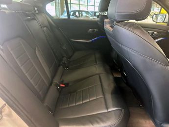 BMW 3 SERIES 2.0 330i M Sport Saloon 4dr Petrol Auto Euro 6 (s/s) (258 ps)