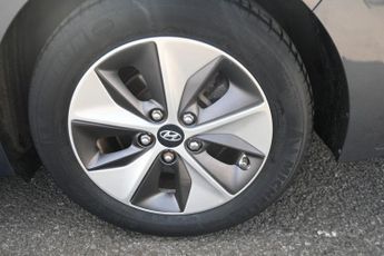 HYUNDAI IONIQ 28kWh Premium Hatchback 5dr Electric Auto (120 ps)