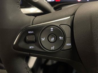VAUXHALL MOKKA ELECTRIC 50kWh Ultimate SUV 5dr Electric Auto (136 ps)