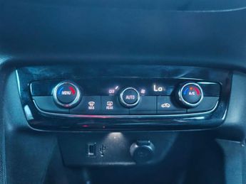 VAUXHALL Corsa Electric 50kWh SRi Premium Hatchback 5dr Electric Auto (136 ps)