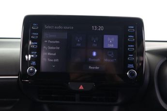 TOYOTA YARIS 1.5 VVT-h Design E-CVT Euro 6 (s/s) 5dr